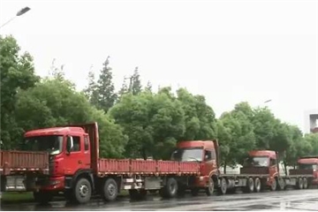 火爆！紡織原材料價格大漲60%，貨車排長隊搶購！紡織業(yè)訂單大量回流，企業(yè)滿負荷運轉